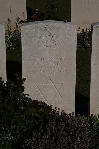Terlincthun British Cemetery Wimille - Marks, L T