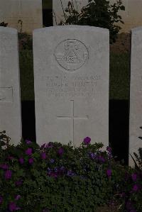 Terlincthun British Cemetery Wimille - Martin, Roger