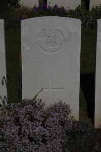 Terlincthun British Cemetery Wimille - Mates, James