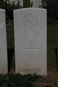 Terlincthun British Cemetery Wimille - McKenzie, D