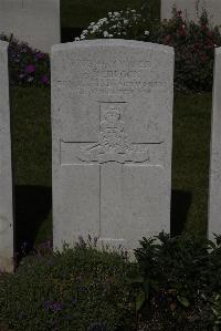 Terlincthun British Cemetery Wimille - Medlock, F