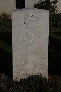 Terlincthun British Cemetery Wimille - Meyers, V