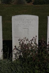 Terlincthun British Cemetery Wimille - Moore, Richard
