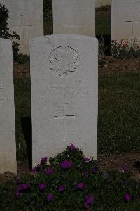 Terlincthun British Cemetery Wimille - Moore, T