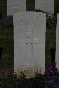 Terlincthun British Cemetery Wimille - Moore, W H