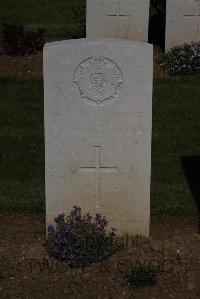 Terlincthun British Cemetery Wimille - Pape, R L