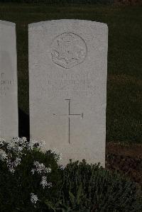 Terlincthun British Cemetery Wimille - Parmenter, A E