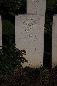 Terlincthun British Cemetery Wimille - Parnell, E