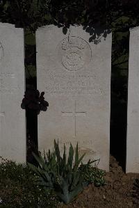 Terlincthun British Cemetery Wimille - Perrett, F L