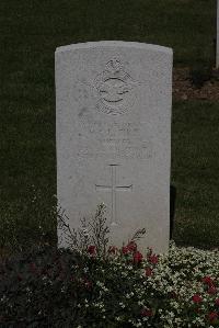 Terlincthun British Cemetery Wimille - Pike, Richard Cecil Luscombe