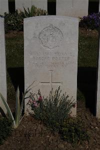 Terlincthun British Cemetery Wimille - Potter, Robert