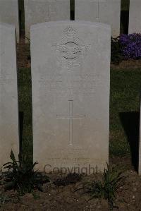 Terlincthun British Cemetery Wimille - Potts, Ernest John