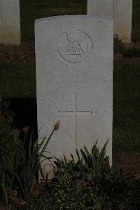 Terlincthun British Cemetery Wimille - Price, R