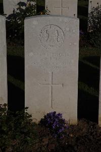Terlincthun British Cemetery Wimille - Reid, M