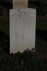 Terlincthun British Cemetery Wimille - Roberts, Josiah Edward