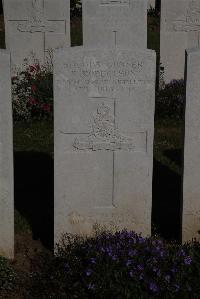 Terlincthun British Cemetery Wimille - Robertson, R