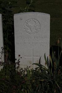 Terlincthun British Cemetery Wimille - Russell, M
