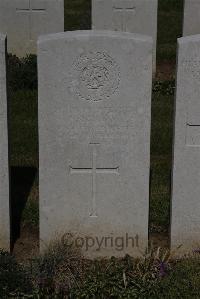 Terlincthun British Cemetery Wimille - Sandison, P