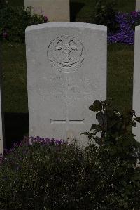 Terlincthun British Cemetery Wimille - Short, J