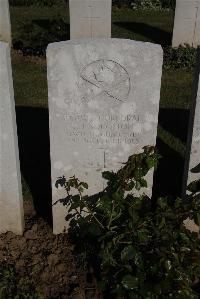 Terlincthun British Cemetery Wimille - Solomon, Edward Thomas