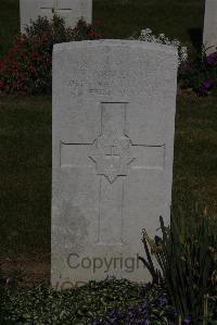 Terlincthun British Cemetery Wimille - Spalding, F