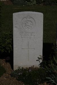 Terlincthun British Cemetery Wimille - Steven, L