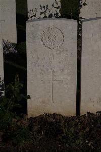Terlincthun British Cemetery Wimille - Thomas, E J