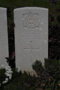 Terlincthun British Cemetery Wimille - Toms, G