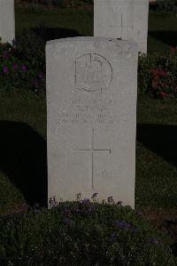 Terlincthun British Cemetery Wimille - Toms, Robert