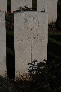 Terlincthun British Cemetery Wimille - Trick, T P