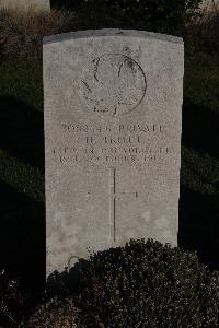 Terlincthun British Cemetery Wimille - Trott, H