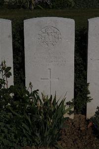 Terlincthun British Cemetery Wimille - Warburton, F