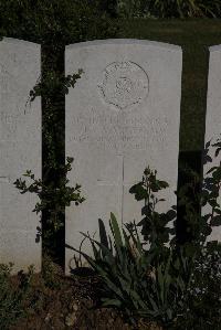 Terlincthun British Cemetery Wimille - Warren, H V