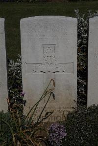Terlincthun British Cemetery Wimille - Wiggett, Ernest Frederick