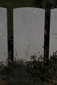 Terlincthun British Cemetery Wimille - Wight, J