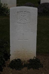 Terlincthun British Cemetery Wimille - Willis, Richard Frank