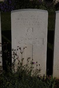 Terlincthun British Cemetery Wimille - Winter, Victor