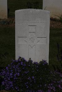 Terlincthun British Cemetery Wimille - Winwood, L