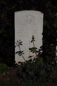 Terlincthun British Cemetery Wimille - Woods, Percy James Bell