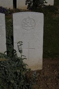 Terlincthun British Cemetery Wimille - Yates, Thomas