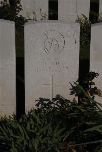 Terlincthun British Cemetery Wimille - Yates, T R
