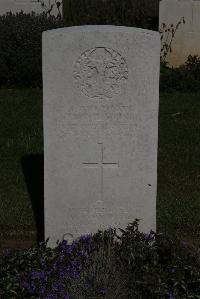 Terlincthun British Cemetery Wimille - Young, Edward