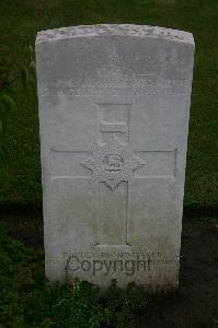 Cambrin Churchyard Extension - Wall, W T