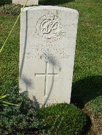 Naples War Cemetery - Arnold, James Henry Grice