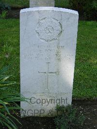 Naples War Cemetery - Boyles, R E