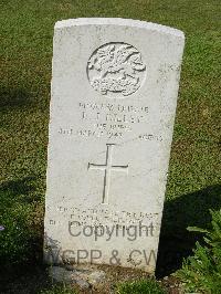 Naples War Cemetery - Dilley, Edmund James