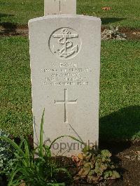 Naples War Cemetery - Eaton, Arnold