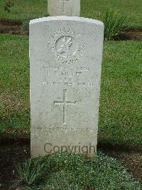 Naples War Cemetery - Fuller, L R