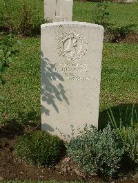 Naples War Cemetery - Hlakane, P