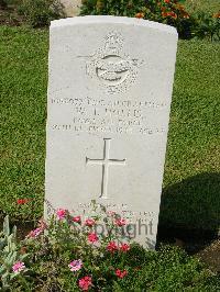 Naples War Cemetery - Hollis, William Thomas